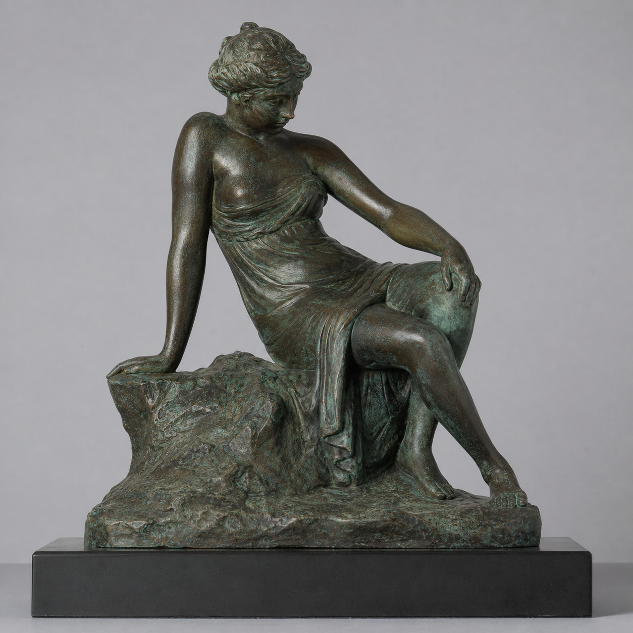 Sculpture en bronze sur socle